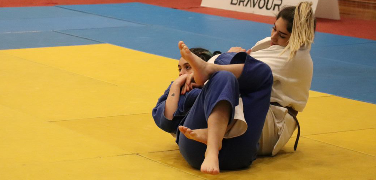 Ginastas do RJ conquistam Ouro no Troféu Sogipa de Ginástica Artística -  Recreio da Juventude