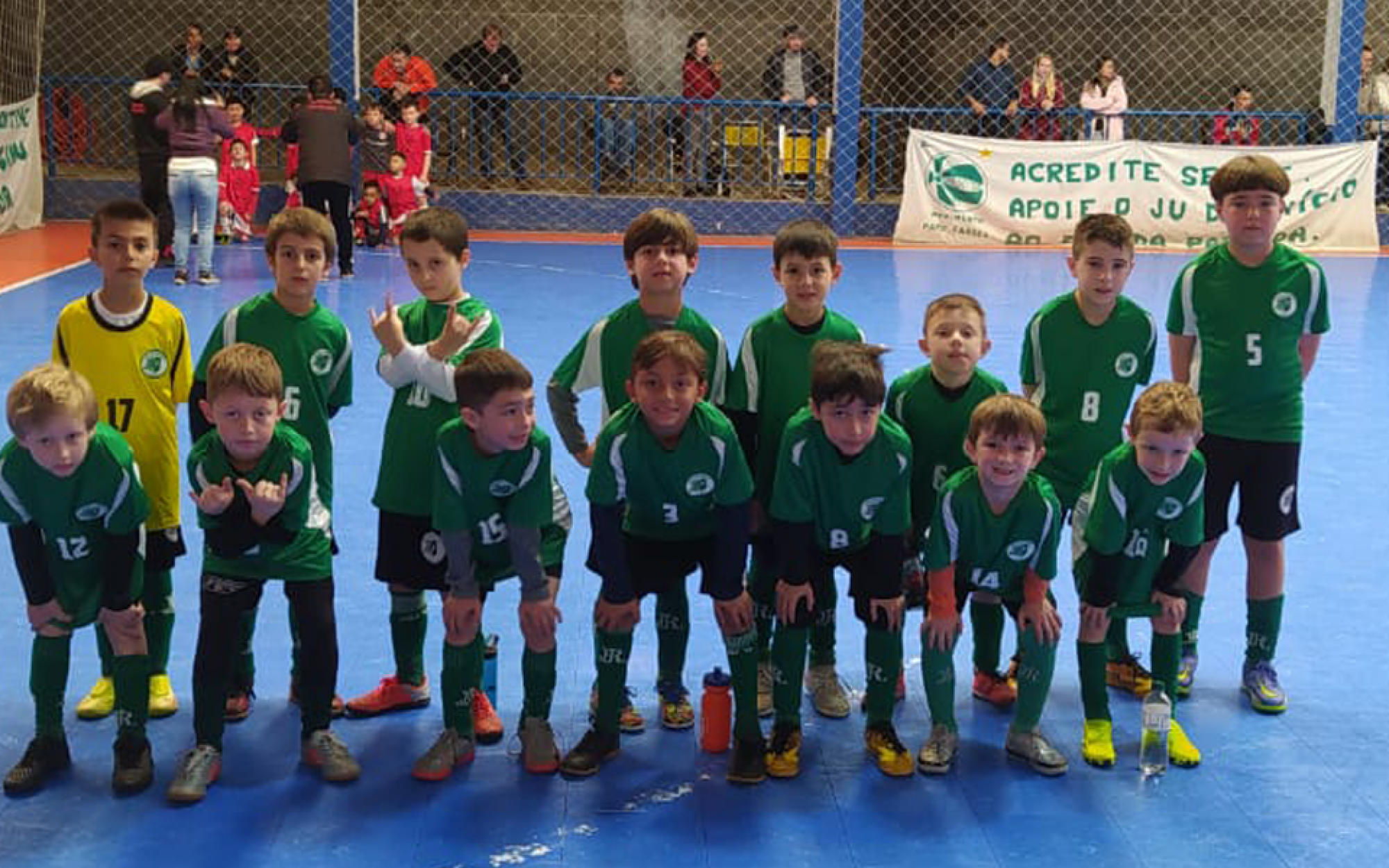 Domingo animado reúne 15 equipes no Torneio Comerciário de Futsal; Confira  os resultados e os jogos do dia 9/9