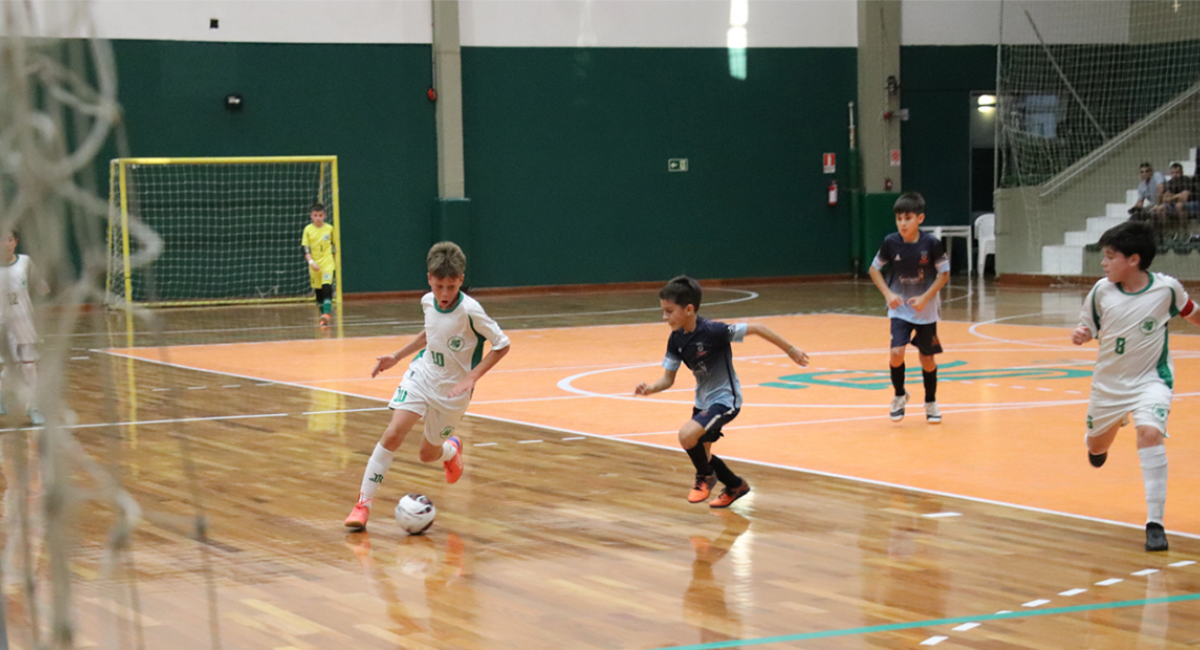 Após vencer as três partidas fora de casa, Futsal do Recreio da