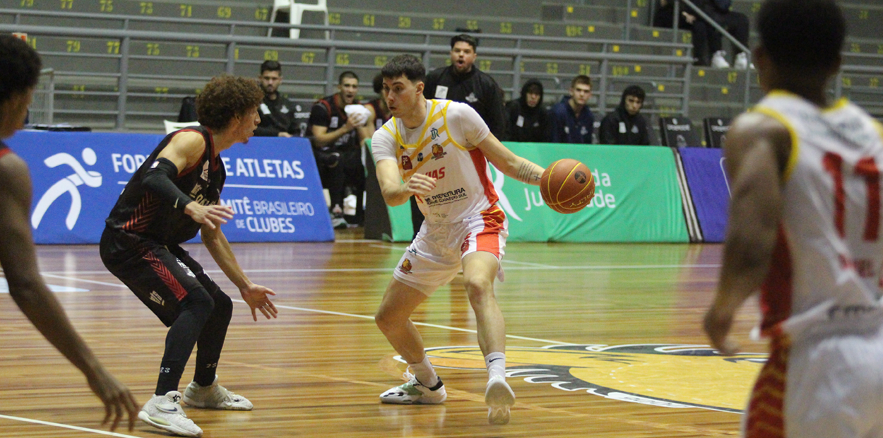 Jogador do Caxias do Sul Basquete é convocado para a seleção brasileira